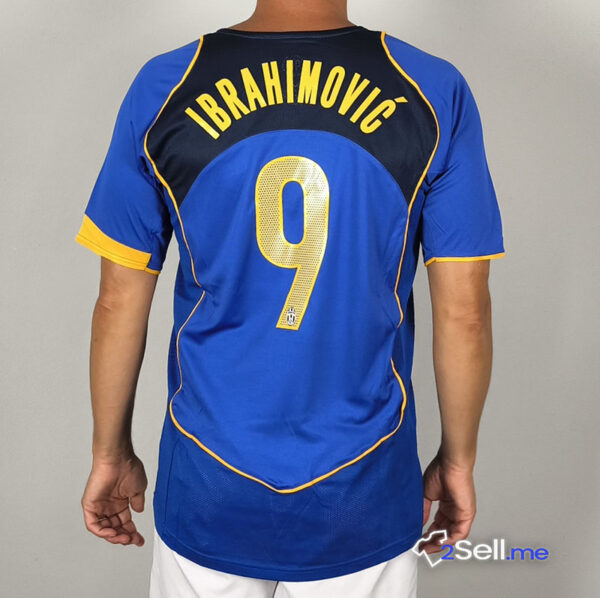 Seconda Maglia Juventus 04/05 Ibrahimovic (Versione Fan) - Taglia L - immagine 12